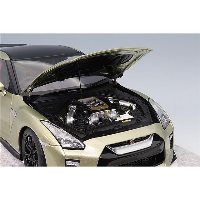 MOTORHELIX 1/18 日産 GT-R (R35) トラックエディション Engineered By