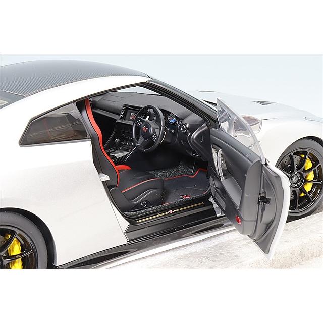 モーターヘリックス GT-R R35 トラックエディション　シルバー　1/18 Motorhelix 1:18 Nissan GT-R (R35) Track Edition Engineered by