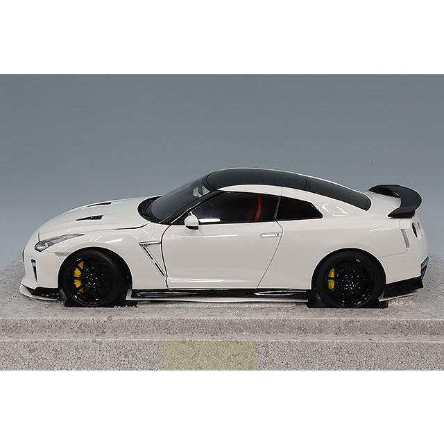 MOTORHELIX 1/18 日産 GT-R (R35) トラックエディション エンジニ