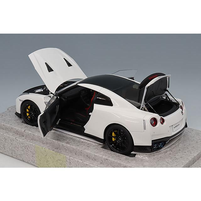 MOTORHELIX 1/18 日産 GT-R (R35) トラックエディション エンジニ