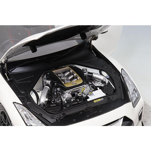 MOTORHELIX 1/18 日産 GT-R (R35) トラックエディション エンジニ