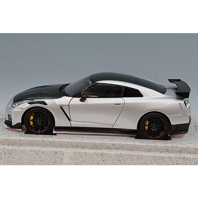 MOTORHELIX 1/18 日産 GT-R ニスモ (R35) スペシャルエディション 2022