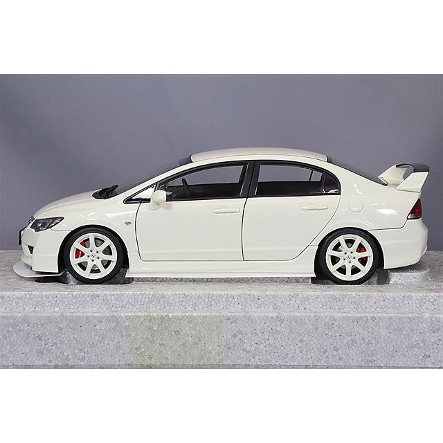 MOTORHELIX 1/18 ホンダ シビック タイプR (FD2) 2007 前期型 MOTORHELIX 1/18 ホンダ シビック タイプR (FD2) 2007 前期型