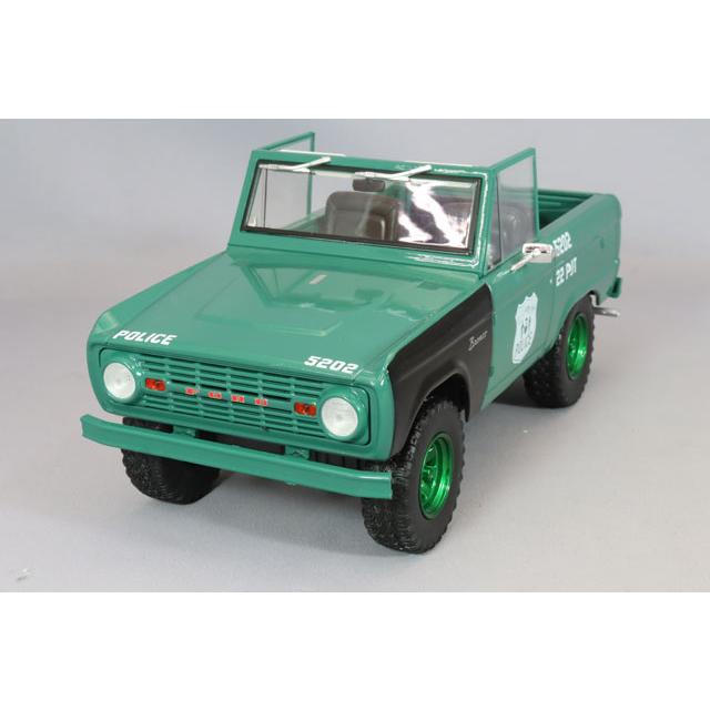 グリーンライト 1/24 1967 フォード ブロンコ ニューヨーク市警察
