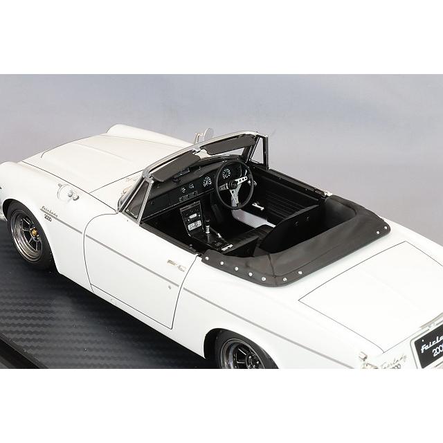 イグニッションモデル 1/18 ダットサン フェアレディ 2000 イグニッションモデル 1/18 ダットサン フェアレディ 2000