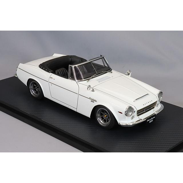 イグニッションモデル 1/18 ダットサン フェアレディ 2000 イグニッションモデル 1/18 ダットサン フェアレディ 2000