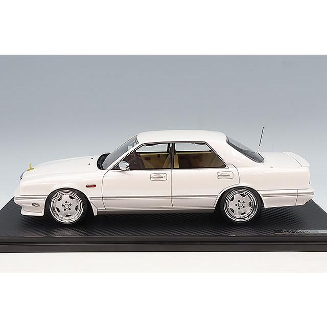 イグニッションモデル 1/18 日産 セドリック シーマ (Y31) パール