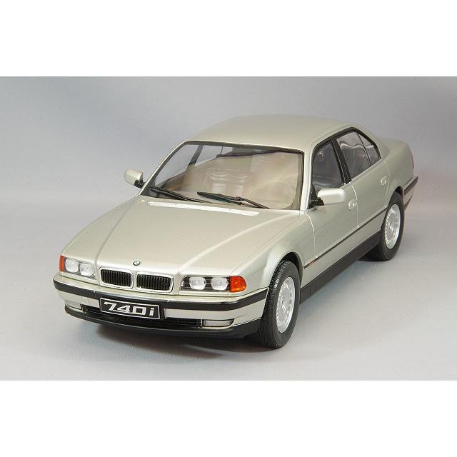ミニカー/完成品 KKスケール 1/18 BMW 740i E38 1994 シルバー