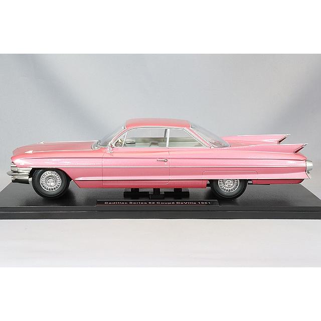 KKスケール 1/18 キャデラック シリーズ 62 クーペ デビル 1961 ピンク
