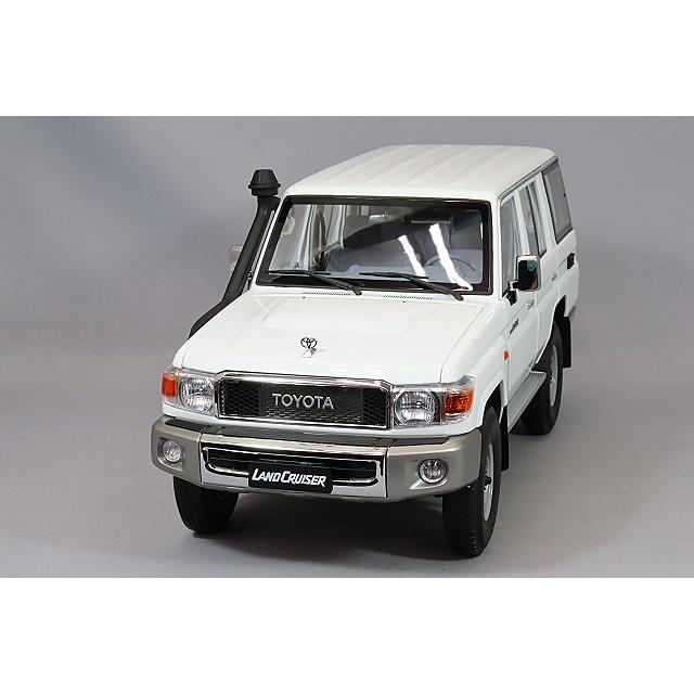 702-024 Almost Real 1/18 トヨタ ランド クルーザー Amazon | ALMOST REAL by KYOSHO 1/18 トヨタ ランドクルーザー 76