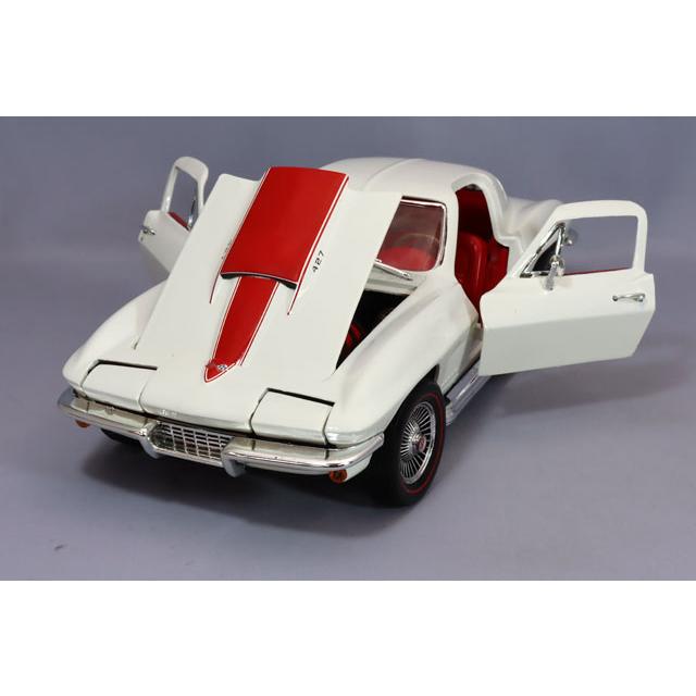 アメリカンマッスル製 1967年 シボレー コルベット　クーペ 1/18　(5) ミニカー/完成品 アメリカンマッスル 1/18 1967 シボレー コルベット