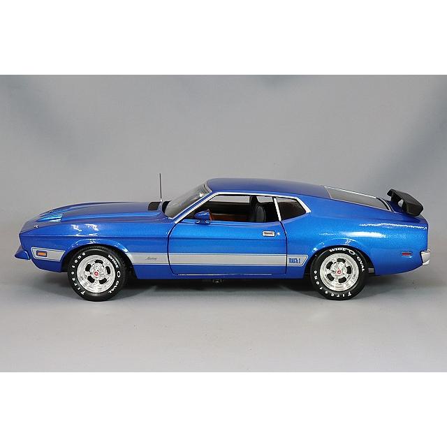 アメリカンマッスル 1/18 1973 フォード マスタング マッハ 1 ブルー
