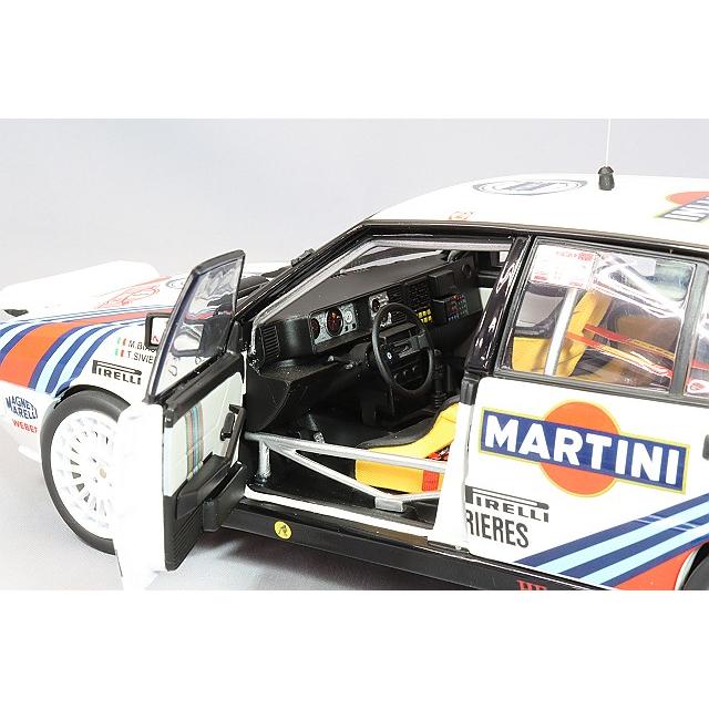 京商 1/18 ランチア デルタ HF 4WD 