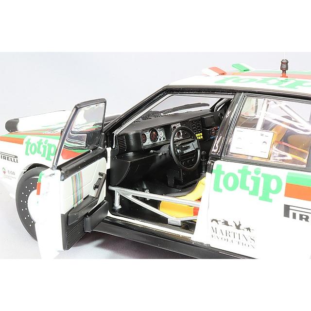京商 1/18 ランチア デルタ HF 4WD