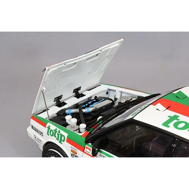 京商 1/18 ランチア デルタ HF 4WD