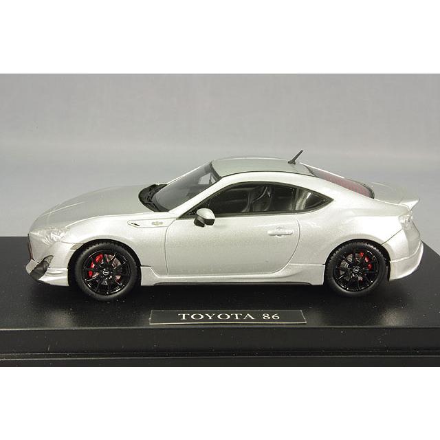 LA-X 1/43 トヨタ 86 TRD パフォーマンスライン仕様 スターリングシルバーメタリック |  | 01