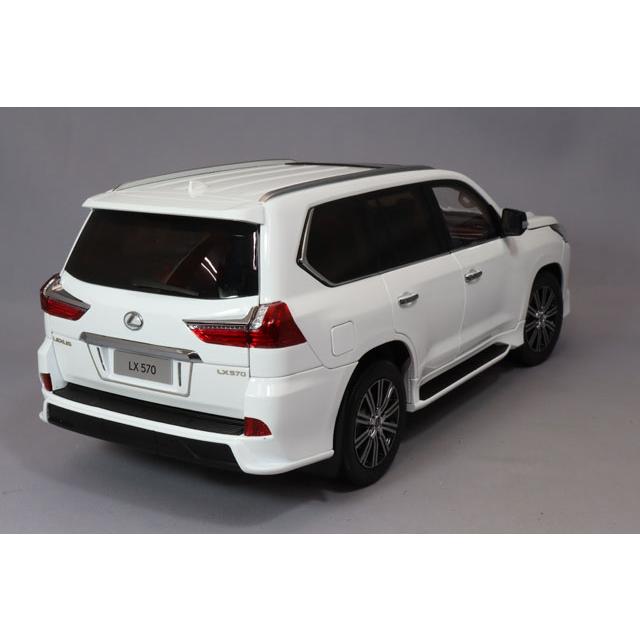 LCDモデル 1/18 レクサス LX570 ホワイト : キッドボックス