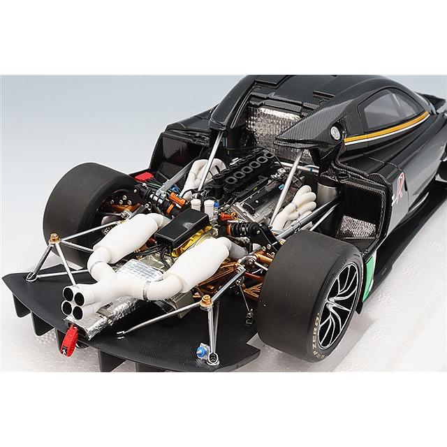 LCDモデル 1/18 パガーニ ウアイラ R ブラックカーボン : キッド