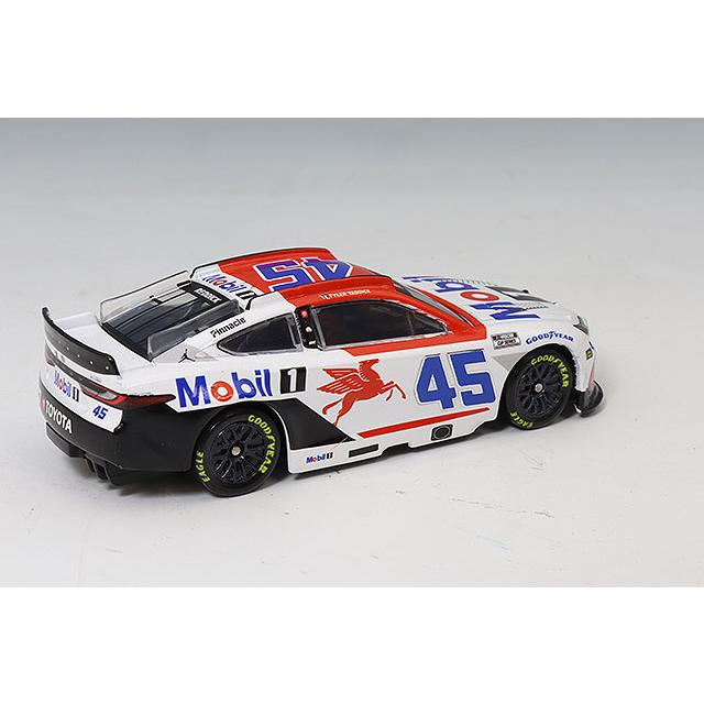 ライオネルレーシング 1/64 トヨタ カムリ XSE 