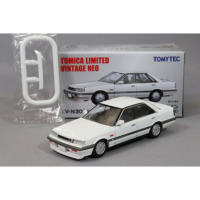 トミカリミテッドヴィンテージ NEO 1/64 日産 スカイライン 4