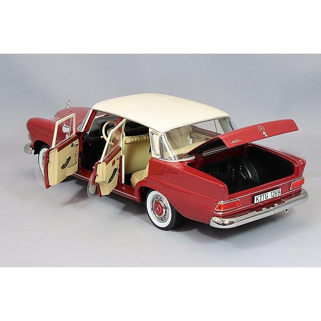 ノレブ 1/18 メルセデスベンツ 200 1966 レッド : キッドボックス