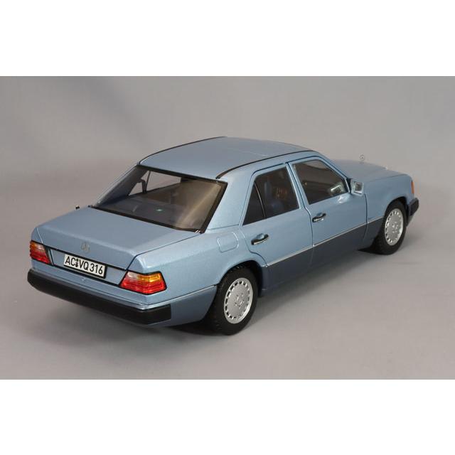ノレブ 1/18 メルセデスベンツ 230 E 1990 ライトブルーメタリック