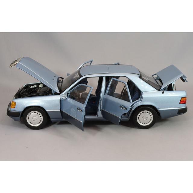 ノレブ 1/18 メルセデスベンツ 230 E 1990 ライトブルーメタリック