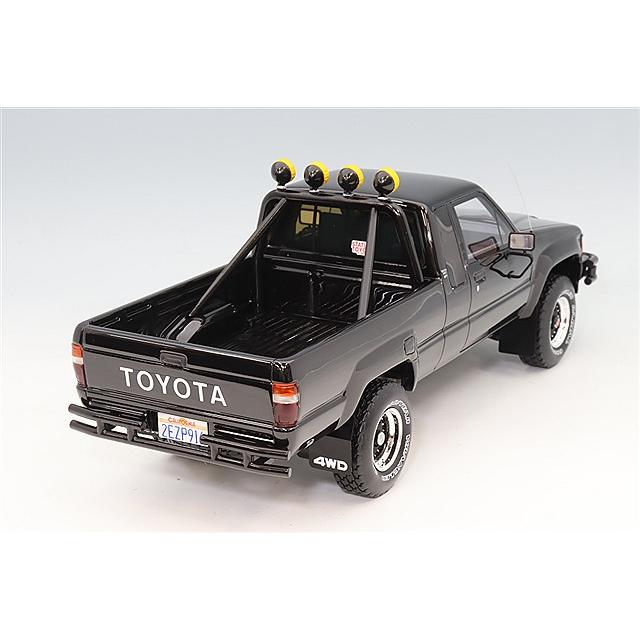 オットー 1/18 トヨタ ハイラックス SR5 1985 ブラック (BTTF仕様) |  | 02