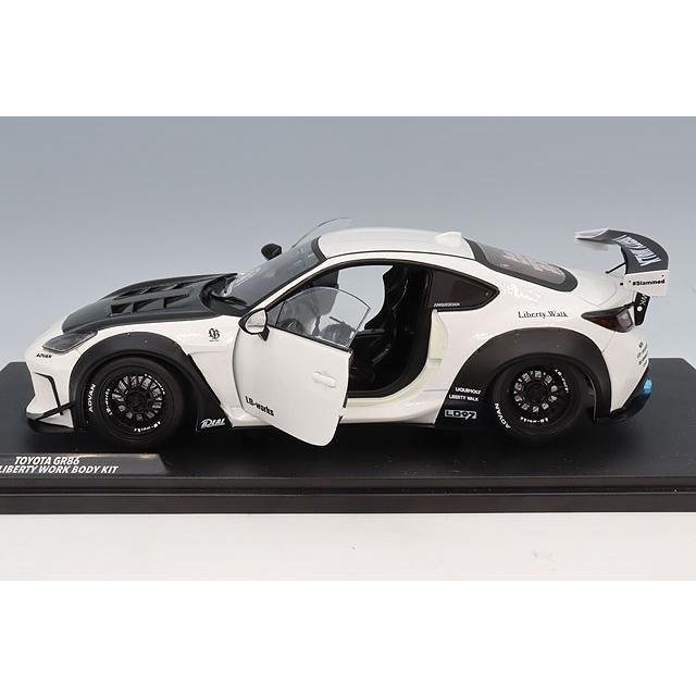 ソリド 1/18 トヨタ GR86 LBWK ボディキット 2024 ホワイト : キッド
