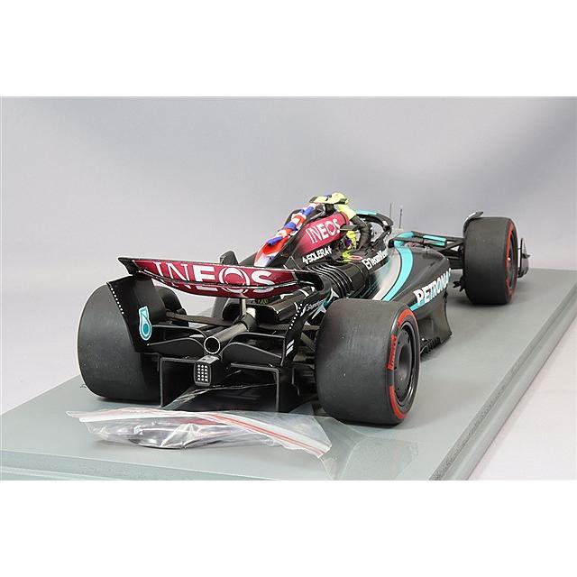 スパーク 1/18 メルセデス AMG ペトロナス F1チーム F1 W15 E