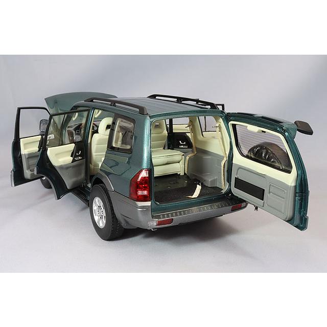 サンスター 1/18 三菱 パジェロ V73 グリーンメタリック 左ハンドル