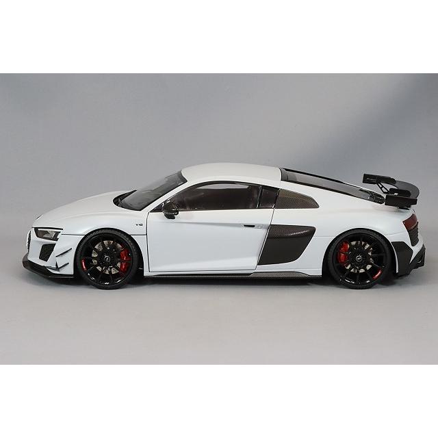 【ミニカー 美品】ケンファイ 1/18 アウディ R8 2021 黒 ミニカー/完成品 KENGFai ケンファイ 1/18 アウディ 2021 R8