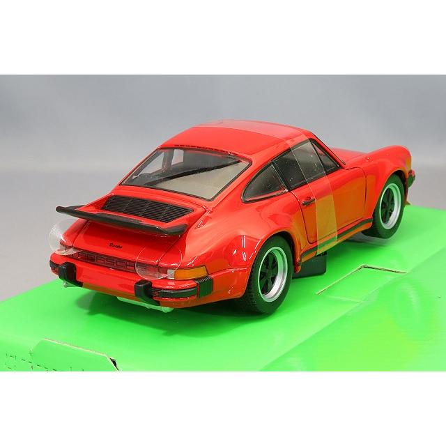 ポルシェっぽい車の玩具おもちゃ　赤 ポルシェ正規ライセンス 911ターボS 足けり乗用玩具 色レッド 赤 足