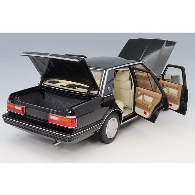 XiaoGuang MODEL 1/18 トヨタ クラウン MS122 ブラック (内装ベージュ