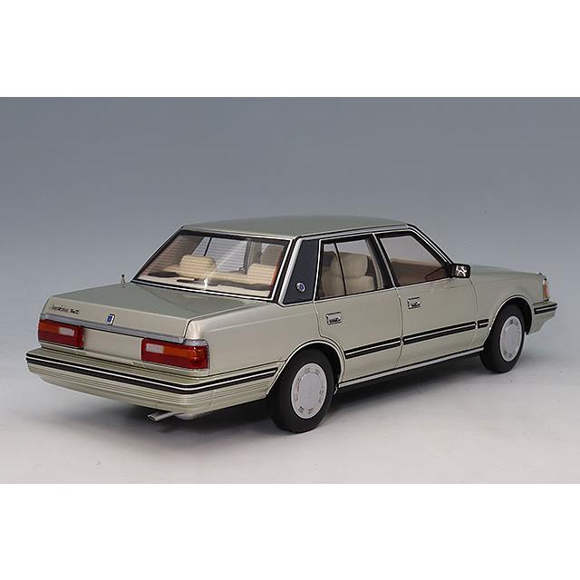 XiaoGuang MODEL 1/18 トヨタ クラウン MS122 ゴールド : キッド
