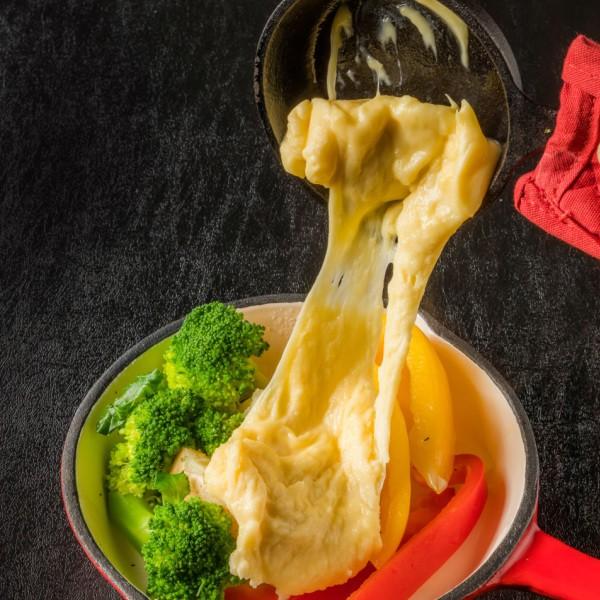 使いやすいスイス産ラクレットチーズシュレッド500g Rcalette cheese