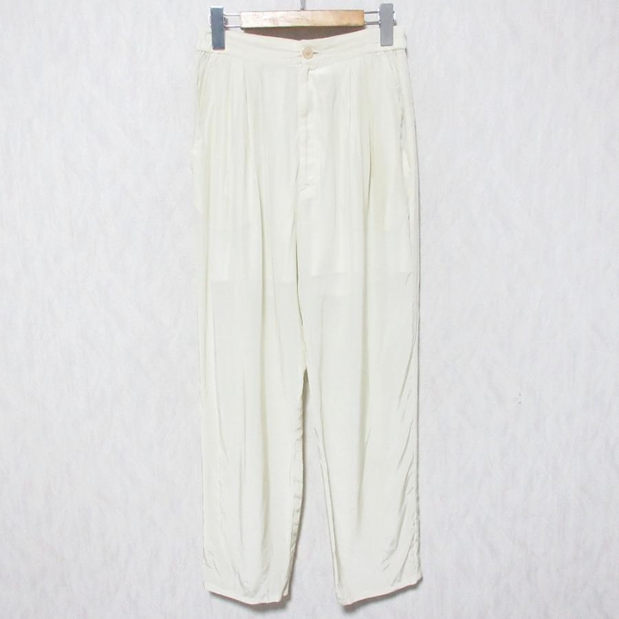 LOEFF（ロエフ） 美品 デシン タック テーパードパンツ 8814-699-0019