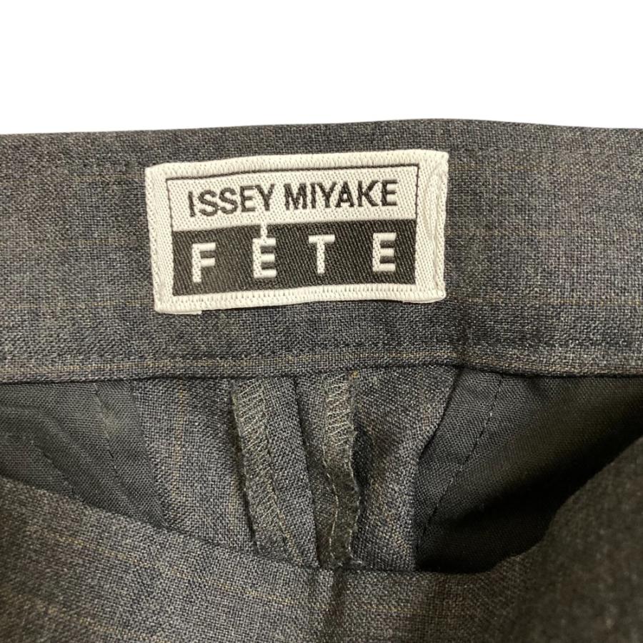 美品 ISSEY MIYAKE FETE イッセイミヤケ ウール フレアパンツ サイズ3