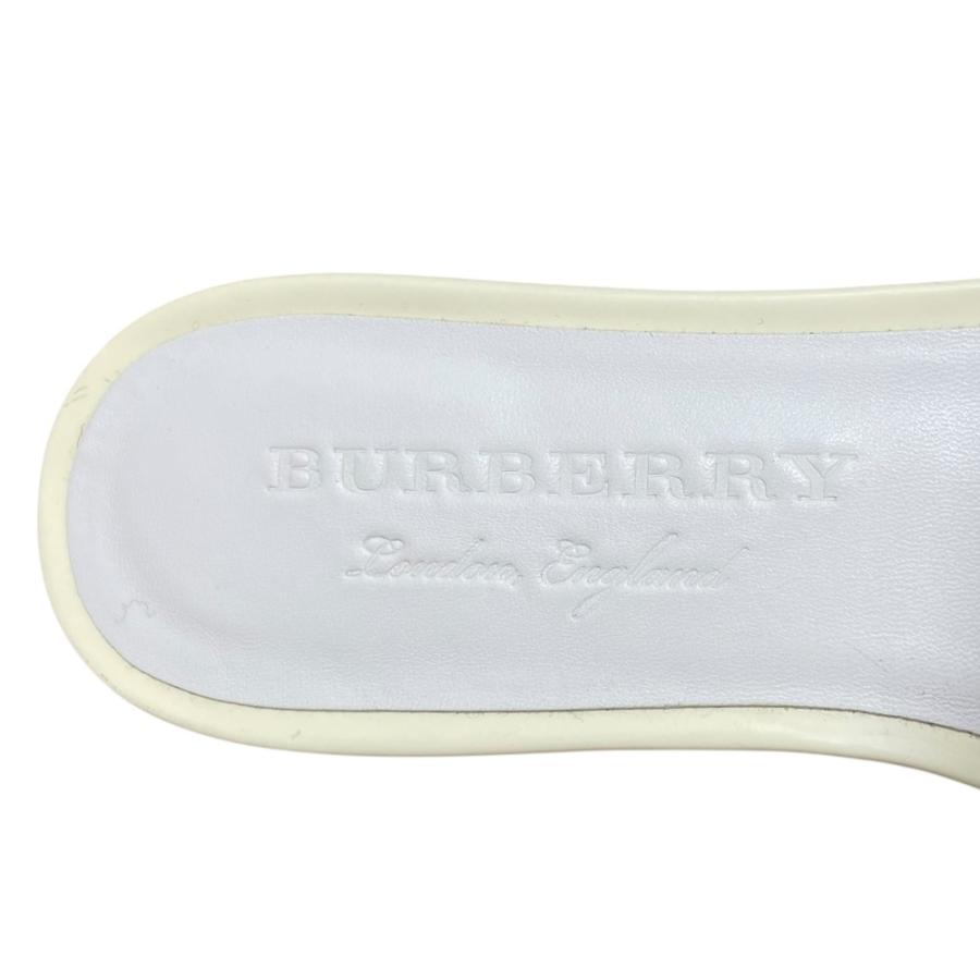 BURBERRY（バーバリー） 新品同様 チェーン装飾 パテントレザー