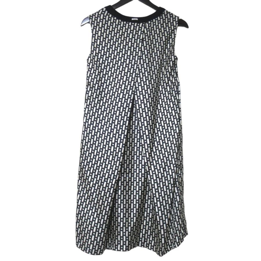 美品 S Max Mara エスマックスマーラ TIMELESS ビジュー装飾 総柄