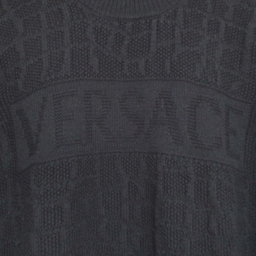美品 VERSACE ヴェルサーチ 2023年製 ロングスリーブ 長袖 ロゴジャガード クルーネック ニット セーター 48サイズ 175/88A ブラック メンズ 古着 中古_3
