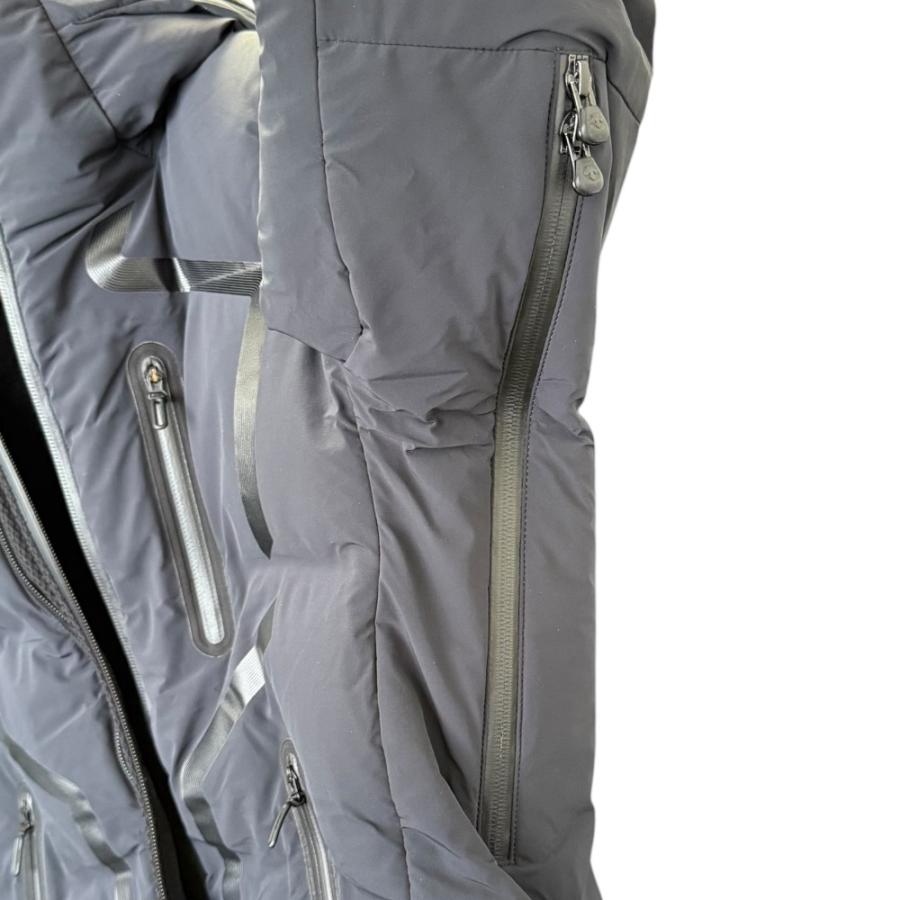 DESCENTE（デサント） 美品 クリーニング済み 水沢ダウン オルテライン