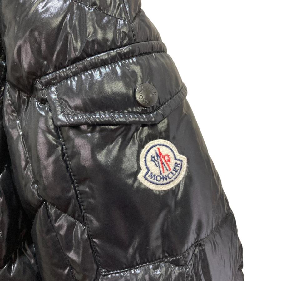 MONCLER（モンクレール） 美品 BERRIAT ロゴワッペン キルティング