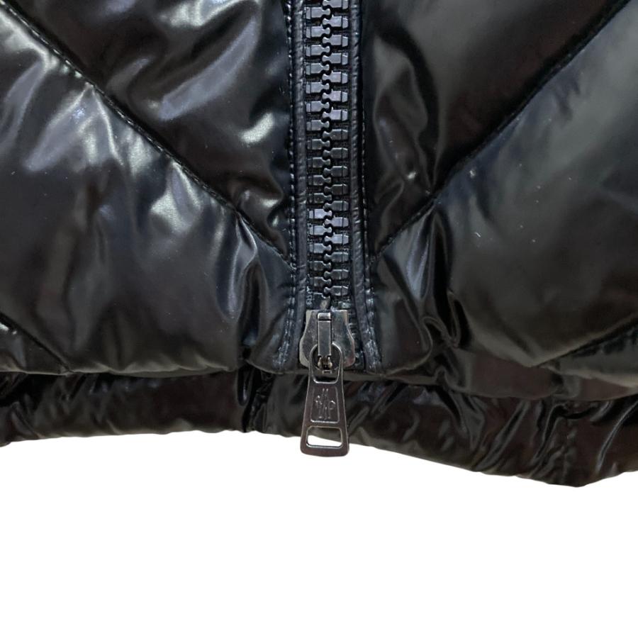 MONCLER（モンクレール） 美品 BERRIAT ロゴワッペン キルティング