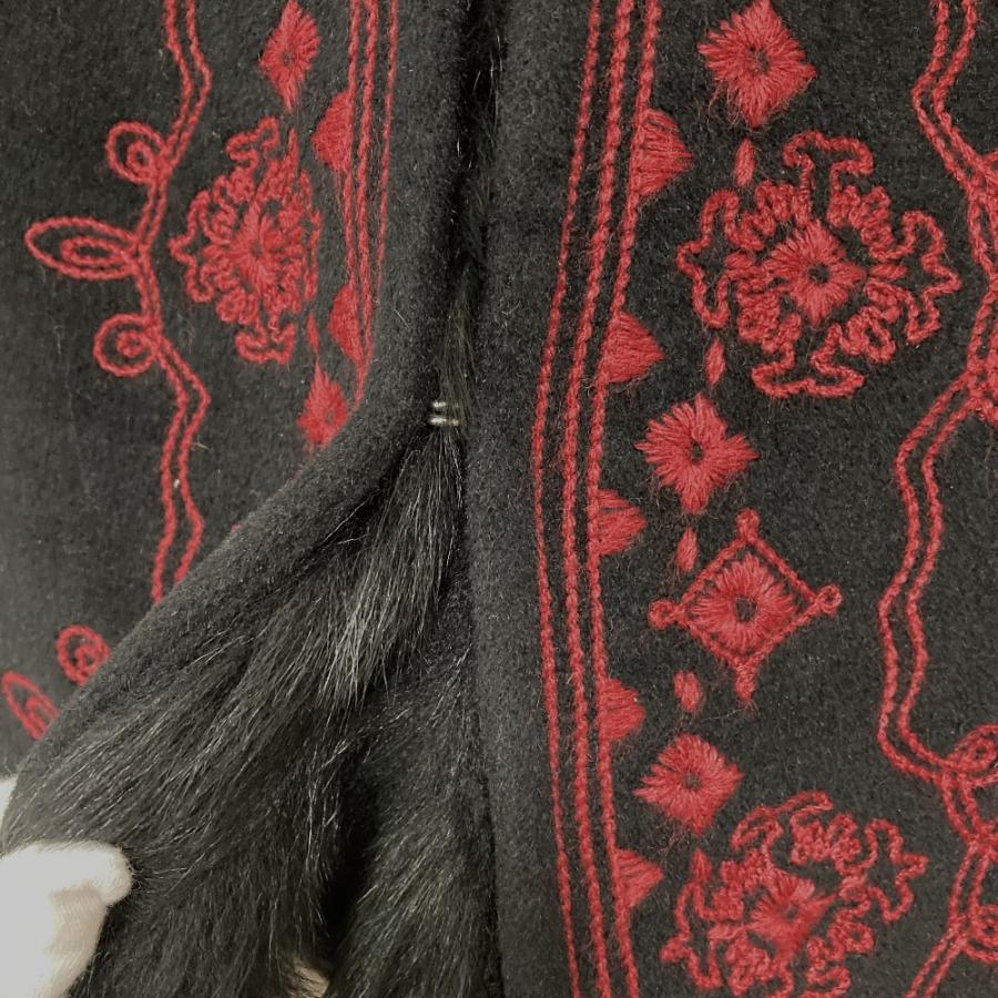 VIVIENNE TAM（ヴィヴィアンタム） 美品 ファー付き 刺繍 チャイナ 