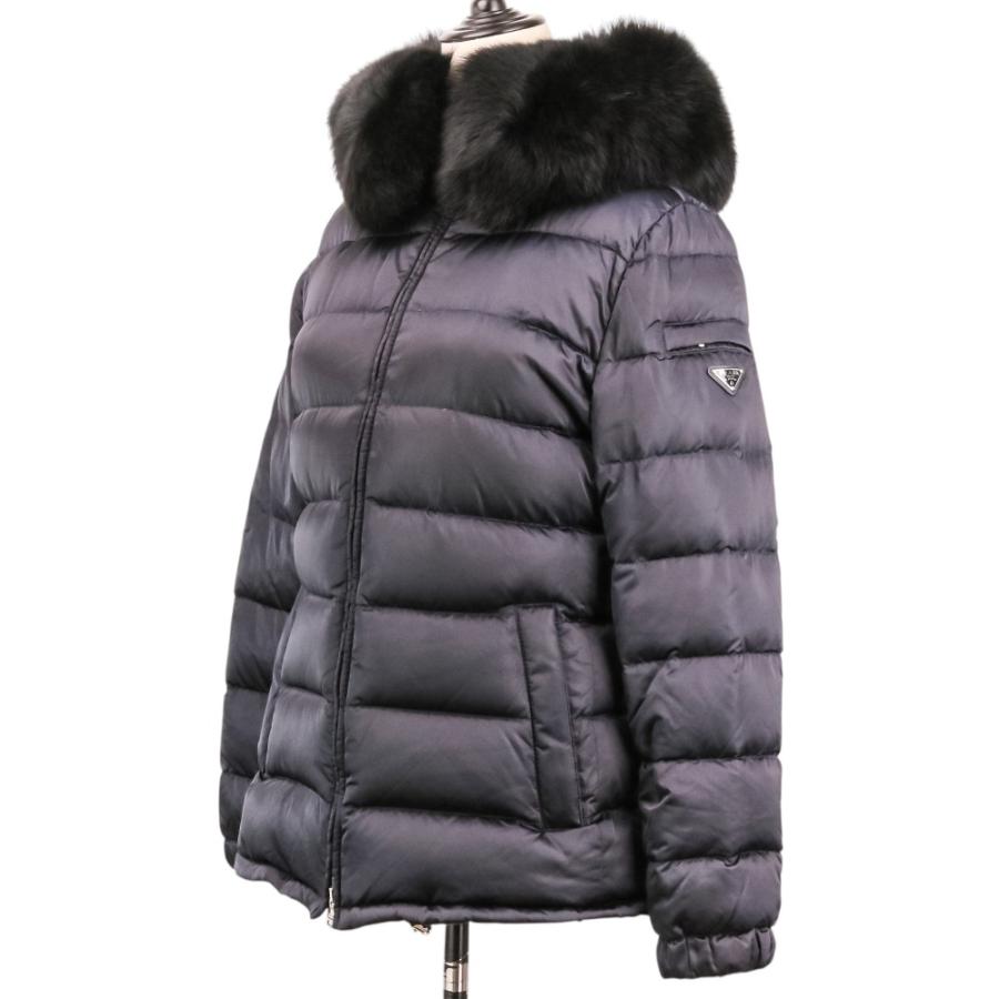 プラダ 美品 フォックスファー ダウンジャケット 三角プレート ブラック 40 PRADA（プラダ） 美品 ブルーフォックスファー 三角プレート ダウン