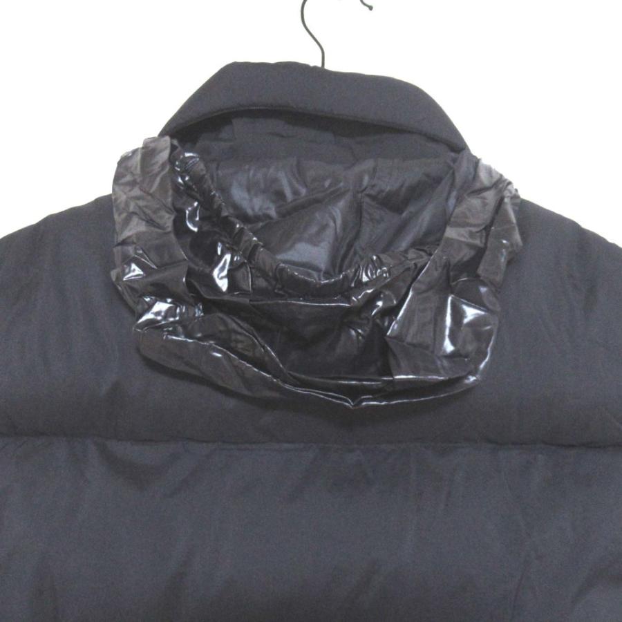美品 MONCLER モンクレール AMAK ロゴプリント フード収納 ナイロン ダウンベスト H20911A00110 サイズ4 ブラック メンズ 古着 中古の画像