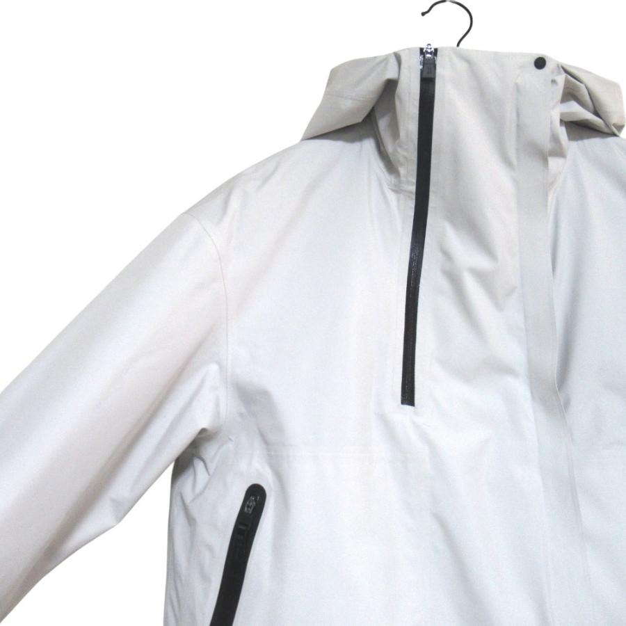 美品 24AW HERNO ヘルノ Laminar ラミナー GORE-TEX フーディー パデッドジャケット GI00096DL サイズ38 ライトグレー レディース 古着 中古 USED HERNO（ヘルノ） 美品 24AW HERNO Laminar ラミナー GORE-TEX