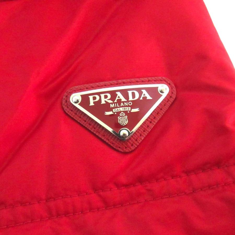 良品 PRADA プラダ トライアングルロゴプレート フーデッド ナイロン ダウンジャケット SGH573 サイズ46 レッド メンズ 古着 中古 USED PRADA（プラダ） 良品 トライアングルロゴプレート フーデッド