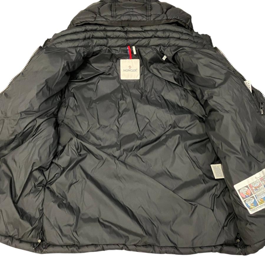 MONCLER（モンクレール） 美品 MORANDIERES フーデッド キルティング
